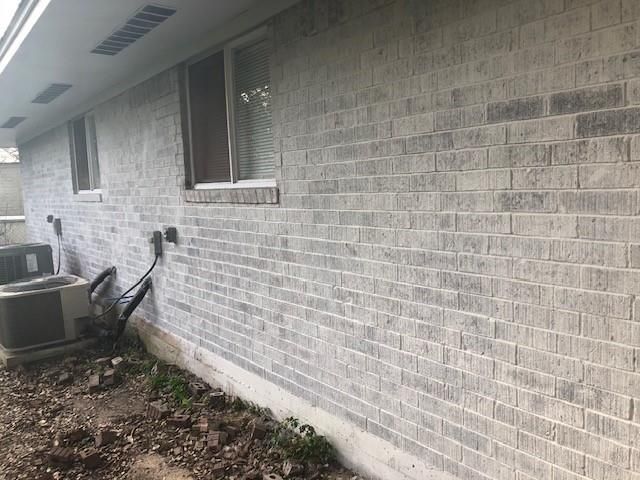 201 A&B W Mink St, Willis, TX 77378