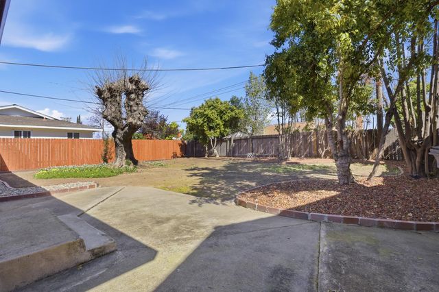 2413 Cordova Ln, Rancho Cordova, CA 95670