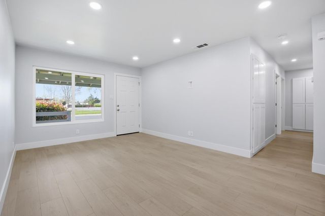 2413 Cordova Ln, Rancho Cordova, CA 95670