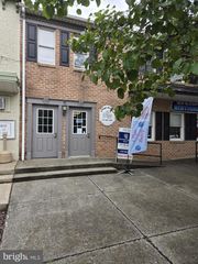 10 W MAIN ST, New Bloomfield, PA 17068