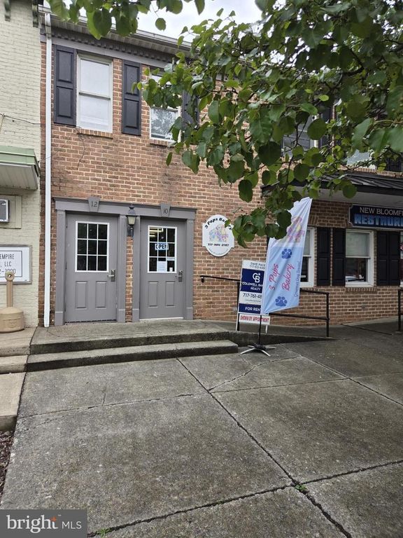 10 W MAIN ST, New Bloomfield, PA 17068