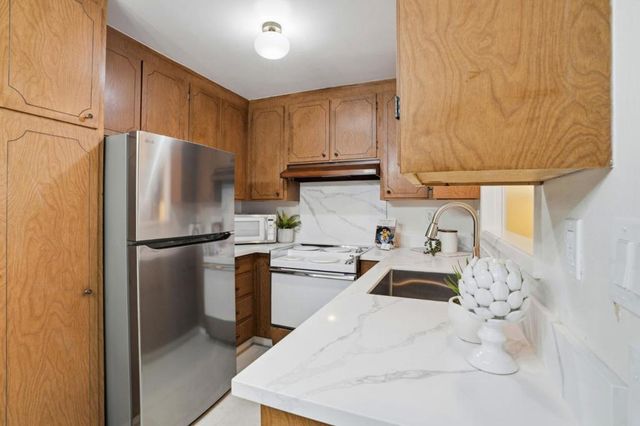 249 Elm Street 107, San Mateo, CA 94401