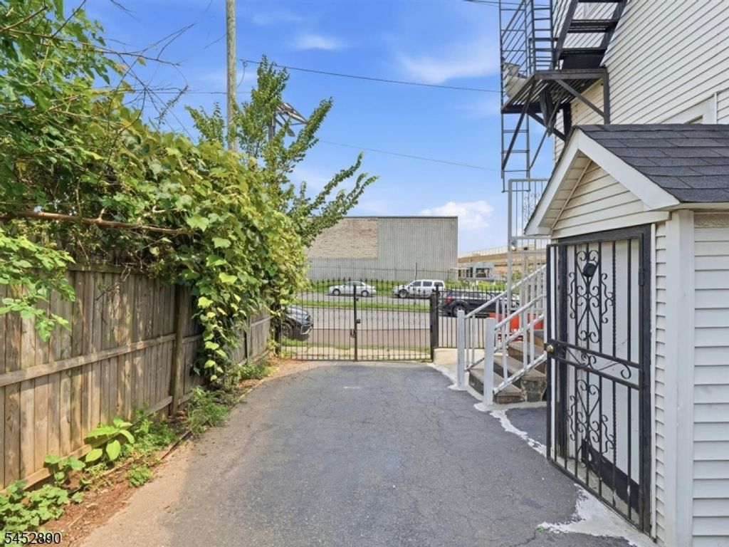 132 4Th St, Elizabeth City, NJ 07206 — photo 2