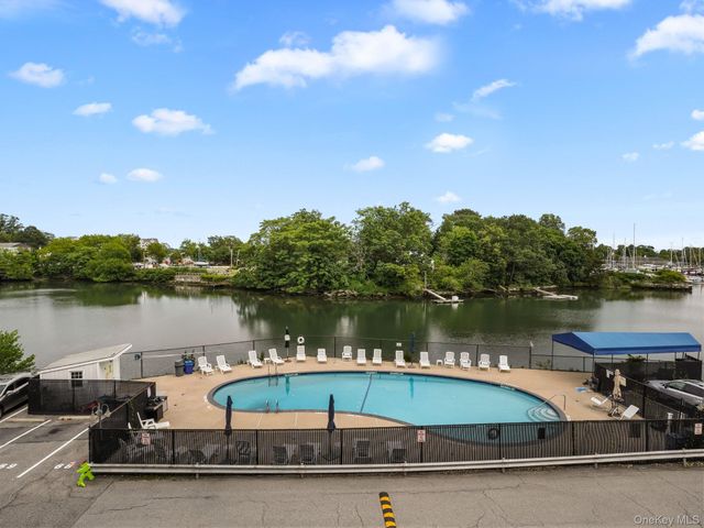 666 Pelham Road 3N, New Rochelle, NY 10805