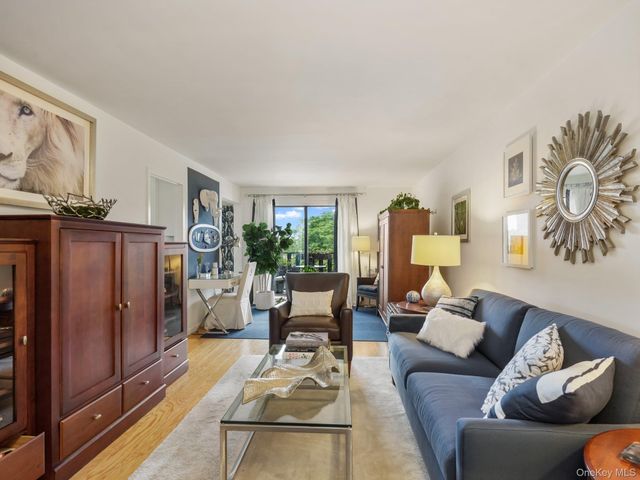 666 Pelham Road 3N, New Rochelle, NY 10805