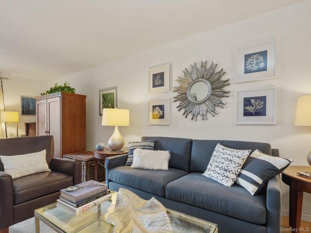 666 Pelham Road 3N, New Rochelle, NY 10805