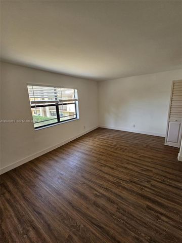 3252 Foxcroft Rd 216 216, Miramar, FL 33025