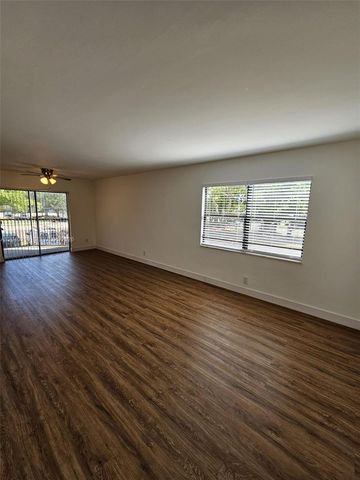 3252 Foxcroft Rd 216 216, Miramar, FL 33025