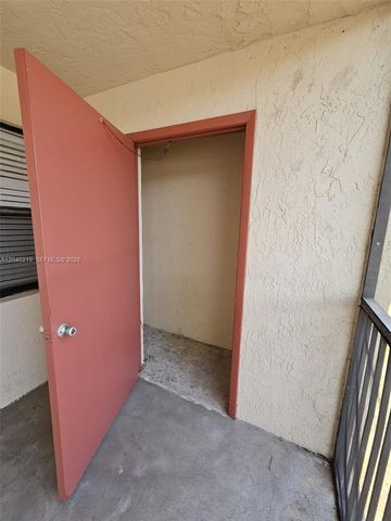 3252 Foxcroft Rd 216 216, Miramar, FL 33025