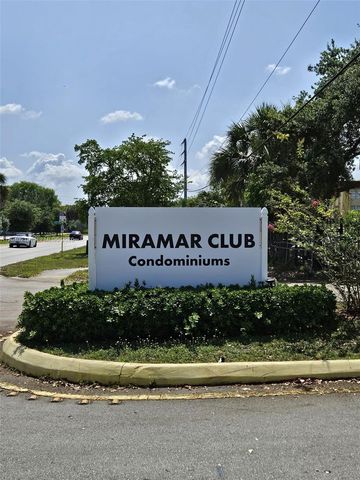 3252 Foxcroft Rd 216 216, Miramar, FL 33025
