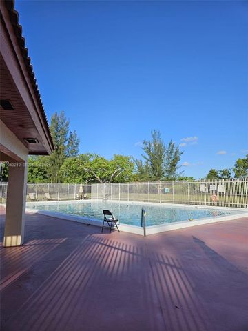 3252 Foxcroft Rd 216 216, Miramar, FL 33025