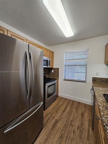 3252 Foxcroft Rd 216 216, Miramar, FL 33025