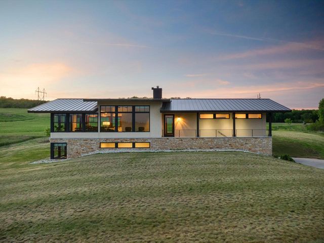 W5610 Winooski ROAD, Plymouth, WI 53073
