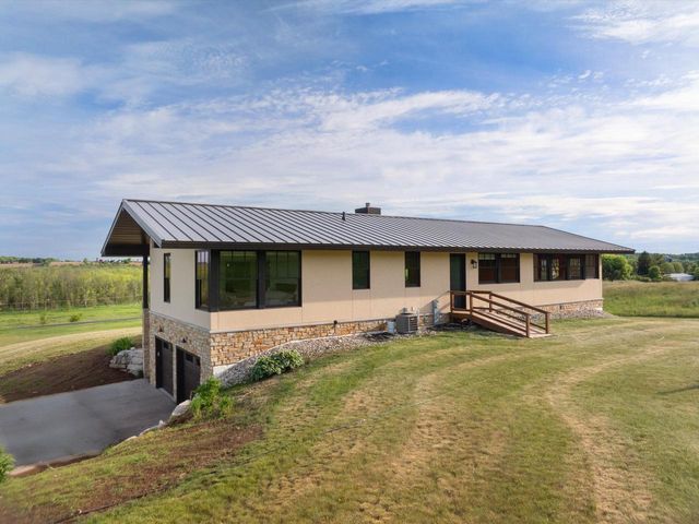 W5610 Winooski ROAD, Plymouth, WI 53073