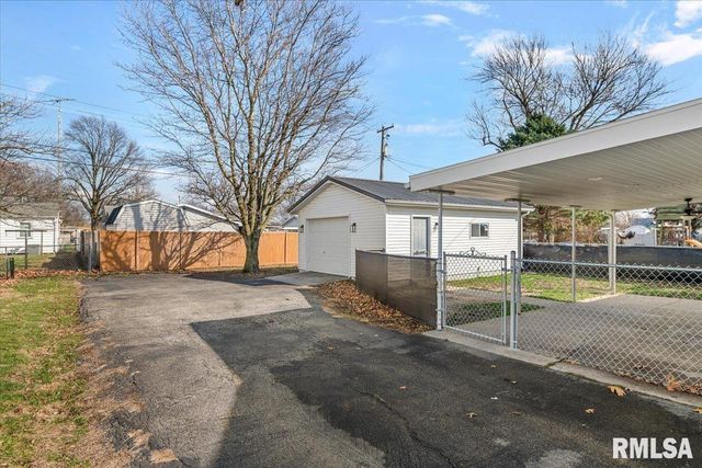 702 N Cheney Street, Taylorville, IL 62568