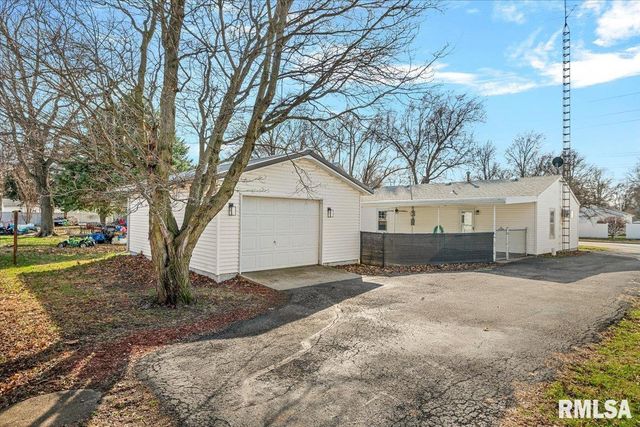 702 N Cheney Street, Taylorville, IL 62568