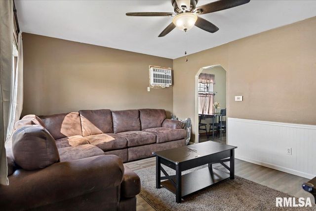 702 N Cheney Street, Taylorville, IL 62568