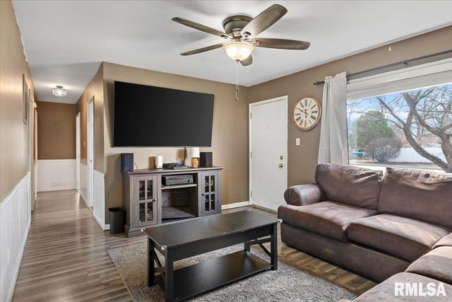 702 N Cheney Street, Taylorville, IL 62568