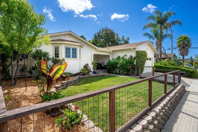 2220 Juan Pablo Lane, Santa Cruz, CA 95062