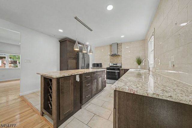 41 Montclair Ave, Edison Twp., NJ 08820