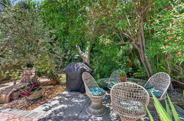 3781 NE 13th Ave, Oakland Park, FL 33334