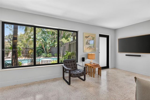 3781 NE 13th Ave, Oakland Park, FL 33334