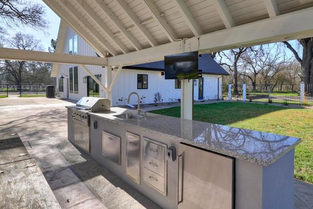 10412 Sheldon Rd, Elk Grove, CA 95624