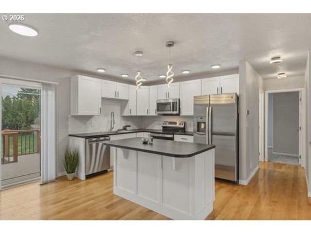 160 Se 5TH Ave, Milton Freewater, OR 97862