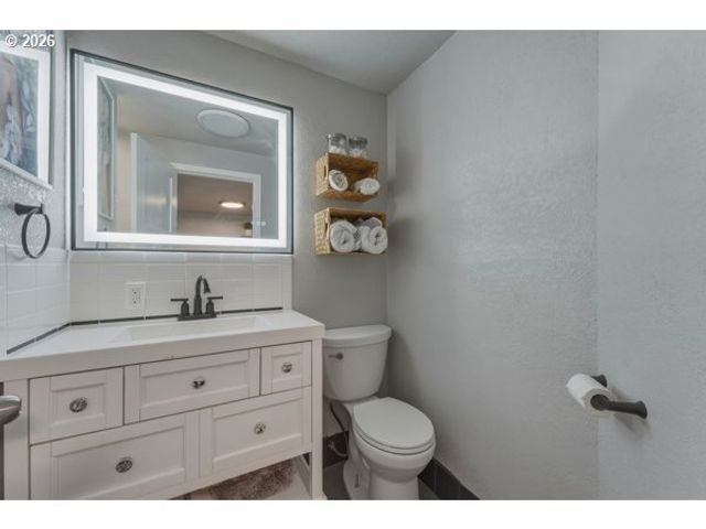 160 Se 5TH Ave, Milton Freewater, OR 97862