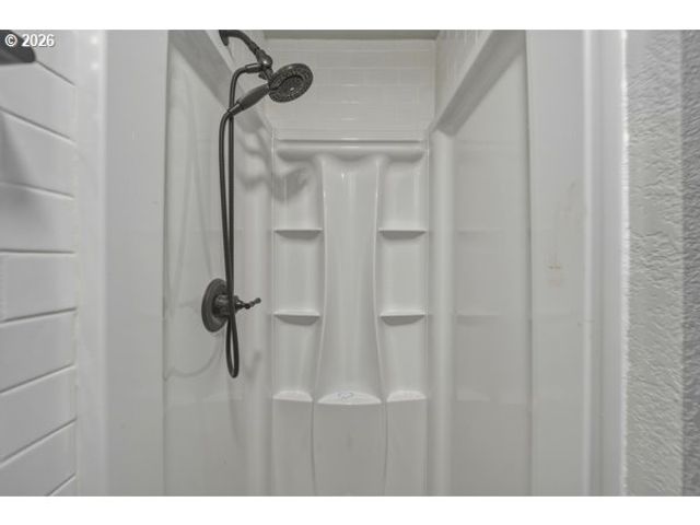 160 Se 5TH Ave, Milton Freewater, OR 97862