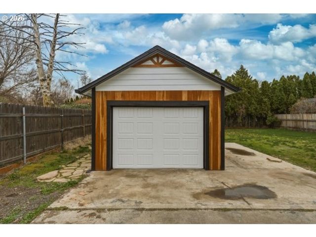 160 Se 5TH Ave, Milton Freewater, OR 97862