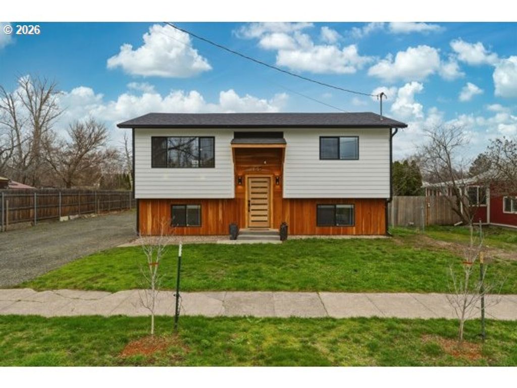 160 Se 5TH Ave, Milton Freewater, OR 97862