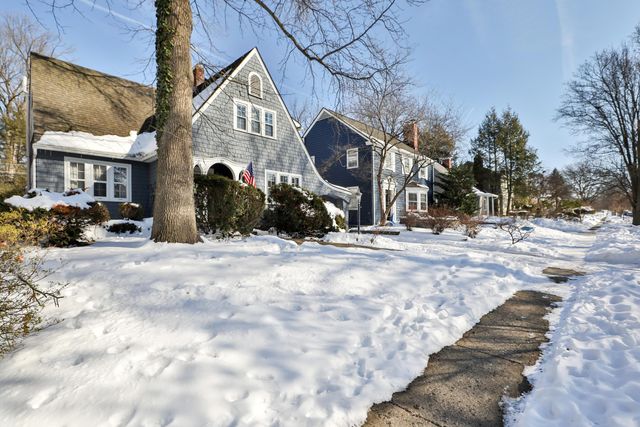 82 Blenheim Road, Columbus, OH 43214