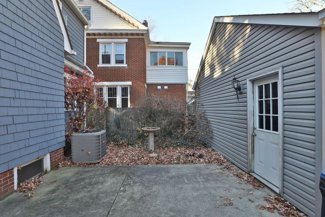 82 Blenheim Road, Columbus, OH 43214