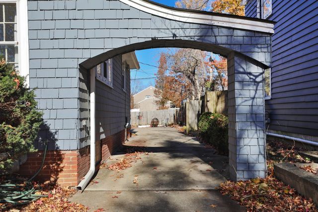 82 Blenheim Road, Columbus, OH 43214