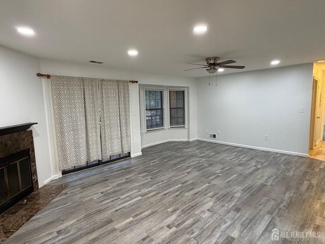 406 Woodhaven Drive, Edison, NJ 08817