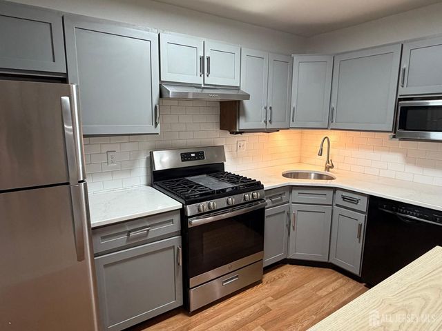 406 Woodhaven Drive, Edison, NJ 08817