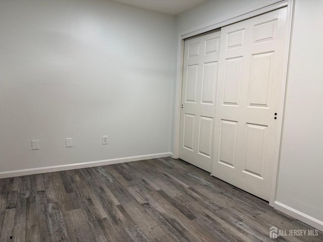 406 Woodhaven Drive, Edison, NJ 08817