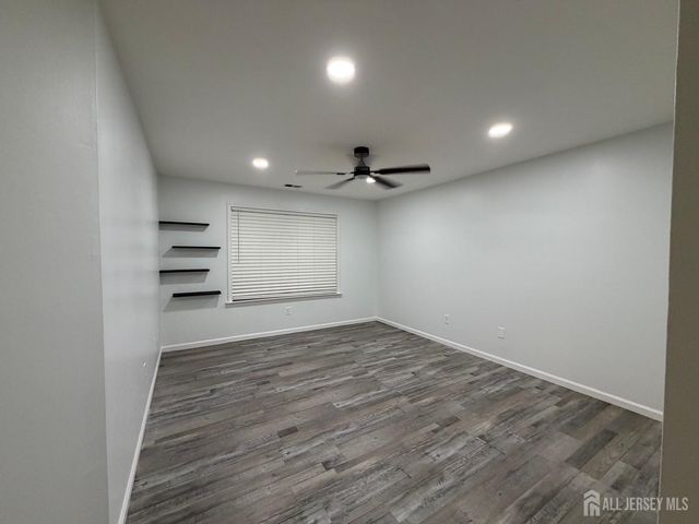 406 Woodhaven Drive, Edison, NJ 08817