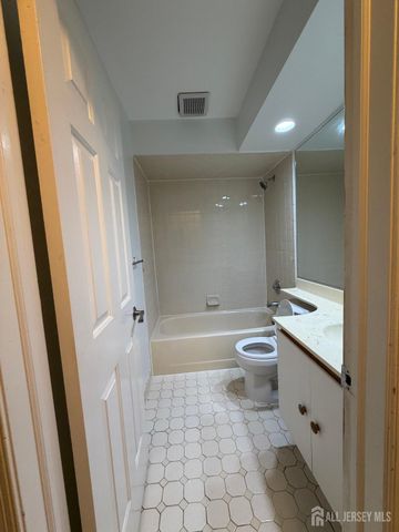 406 Woodhaven Drive, Edison, NJ 08817