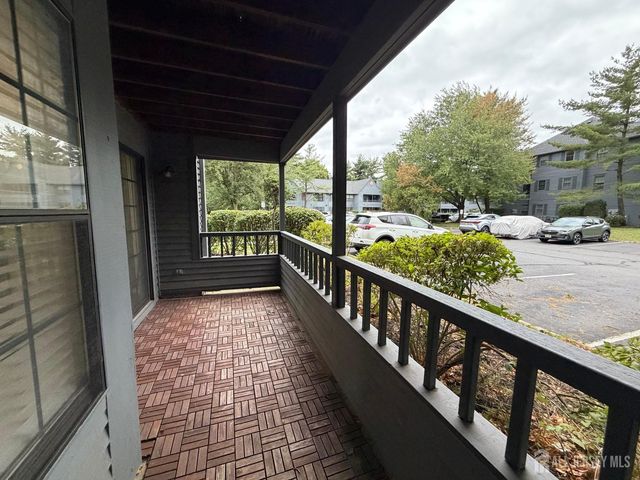 406 Woodhaven Drive, Edison, NJ 08817