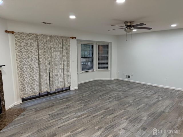 406 Woodhaven Drive, Edison, NJ 08817