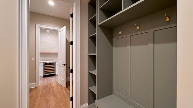 213 Northampton Lane, Lincolnshire, IL 60069