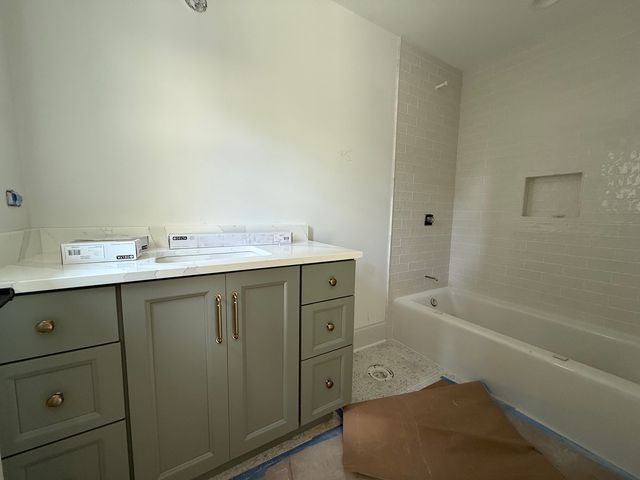 213 Northampton Lane, Lincolnshire, IL 60069