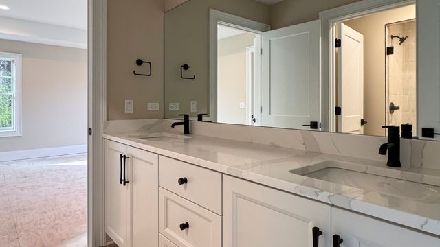 213 Northampton Lane, Lincolnshire, IL 60069