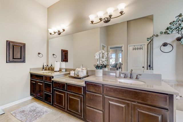 2916 Old Course DR 7, Austin, TX 78732