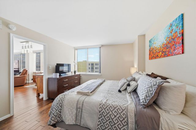 3525 Sage Road 909, Houston, TX 77056