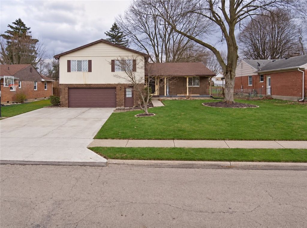 2732 Balsam Drive, Springfield, OH 45503