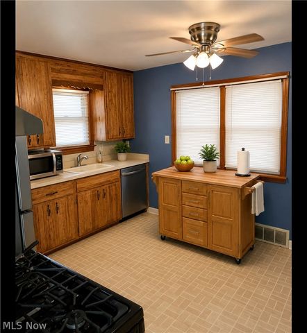 13745 Hathaway Road, Garfield Heights, OH 44125