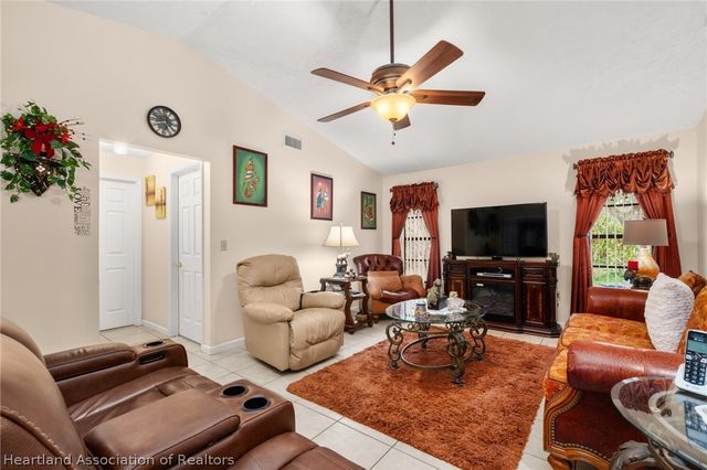 216 Robinhood Terrace, Sebring, FL 33876